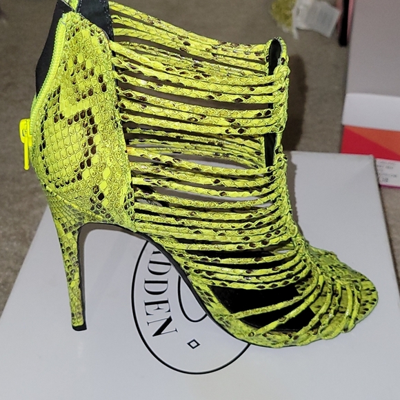 Heels - Picture 2 of 5